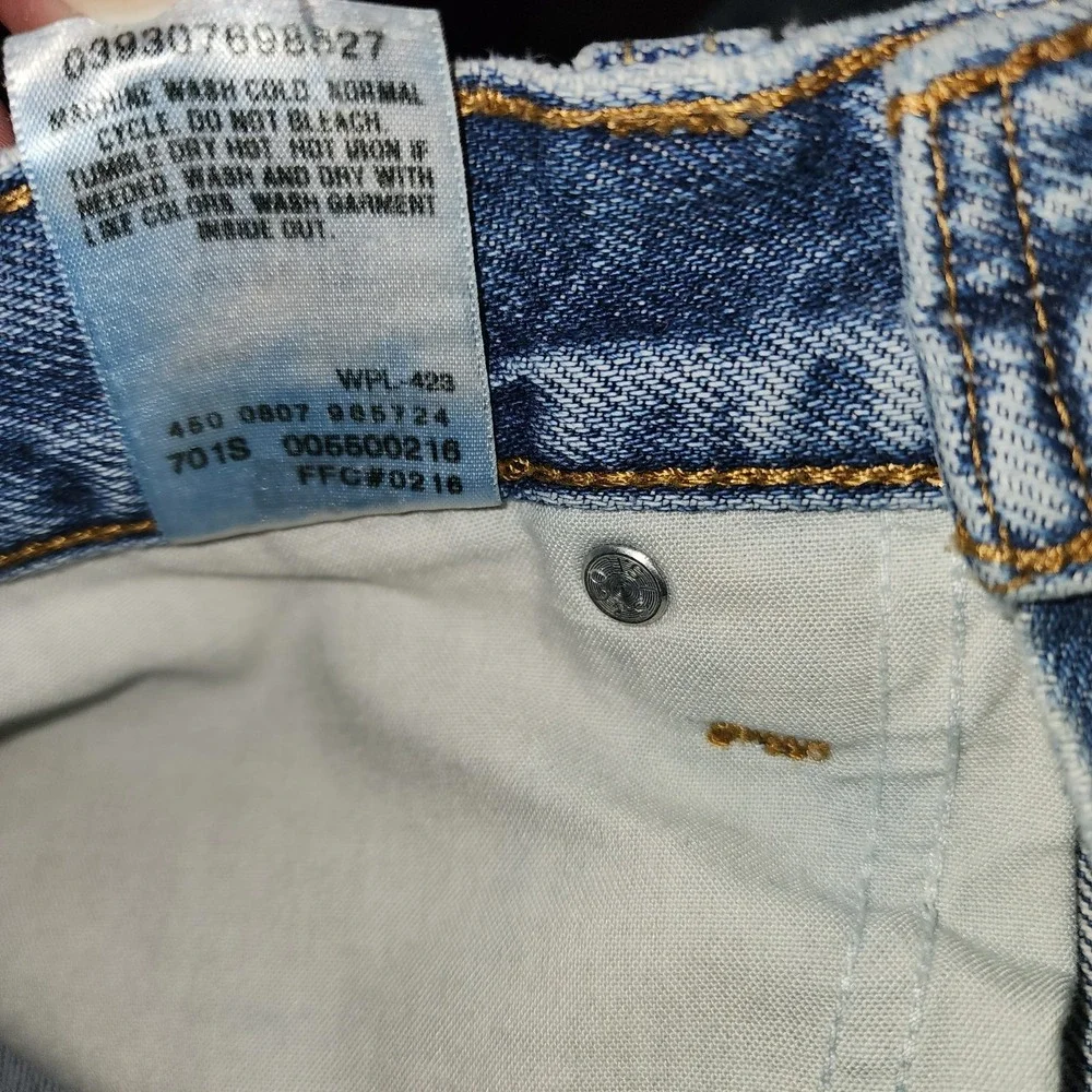 Levis 550 Mens 32x30 Distressed Relaxed Fit Straight Leg Light Wash Jeans Blue
